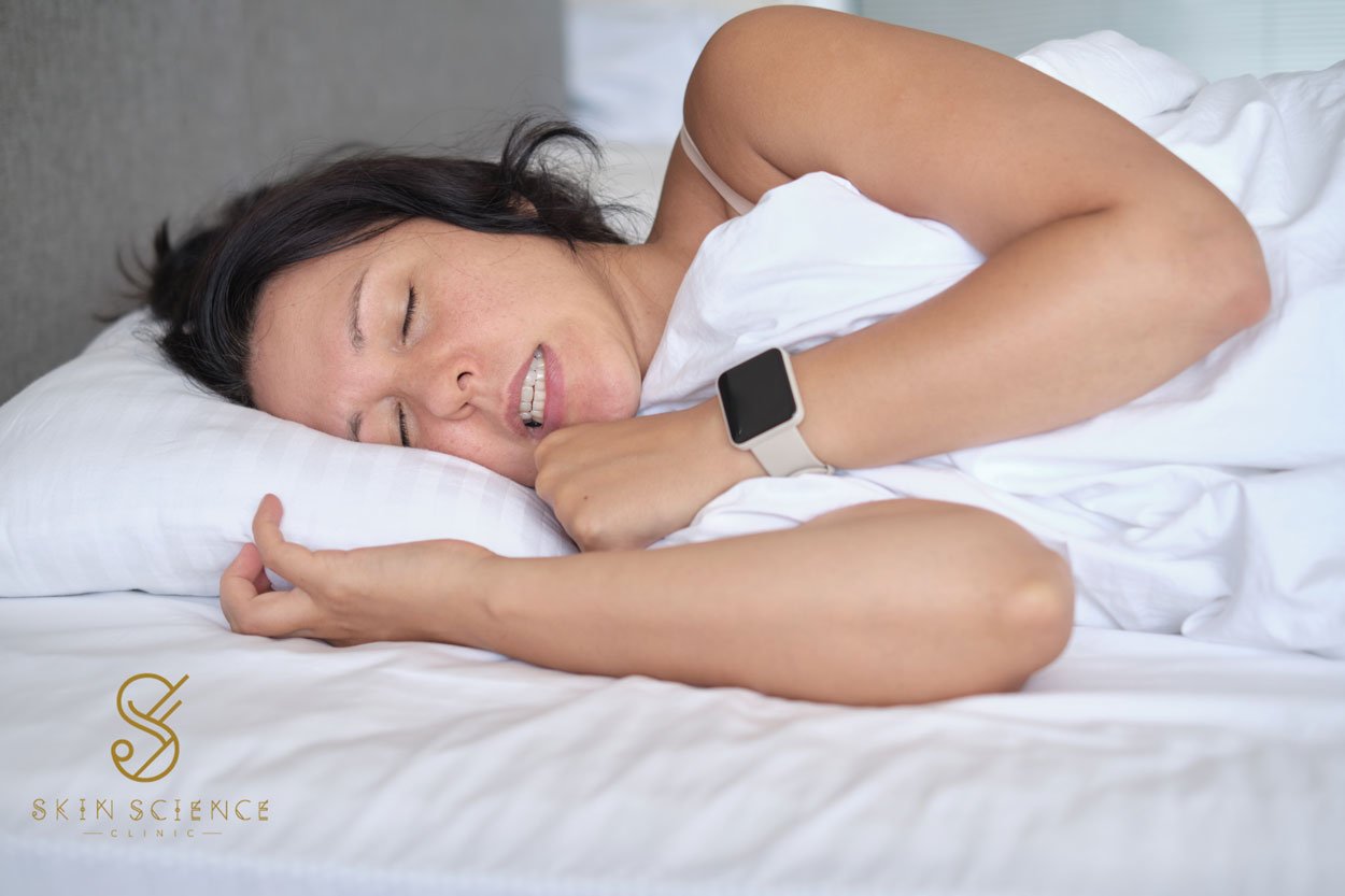 woman-with-bruxism-while-sleeping
