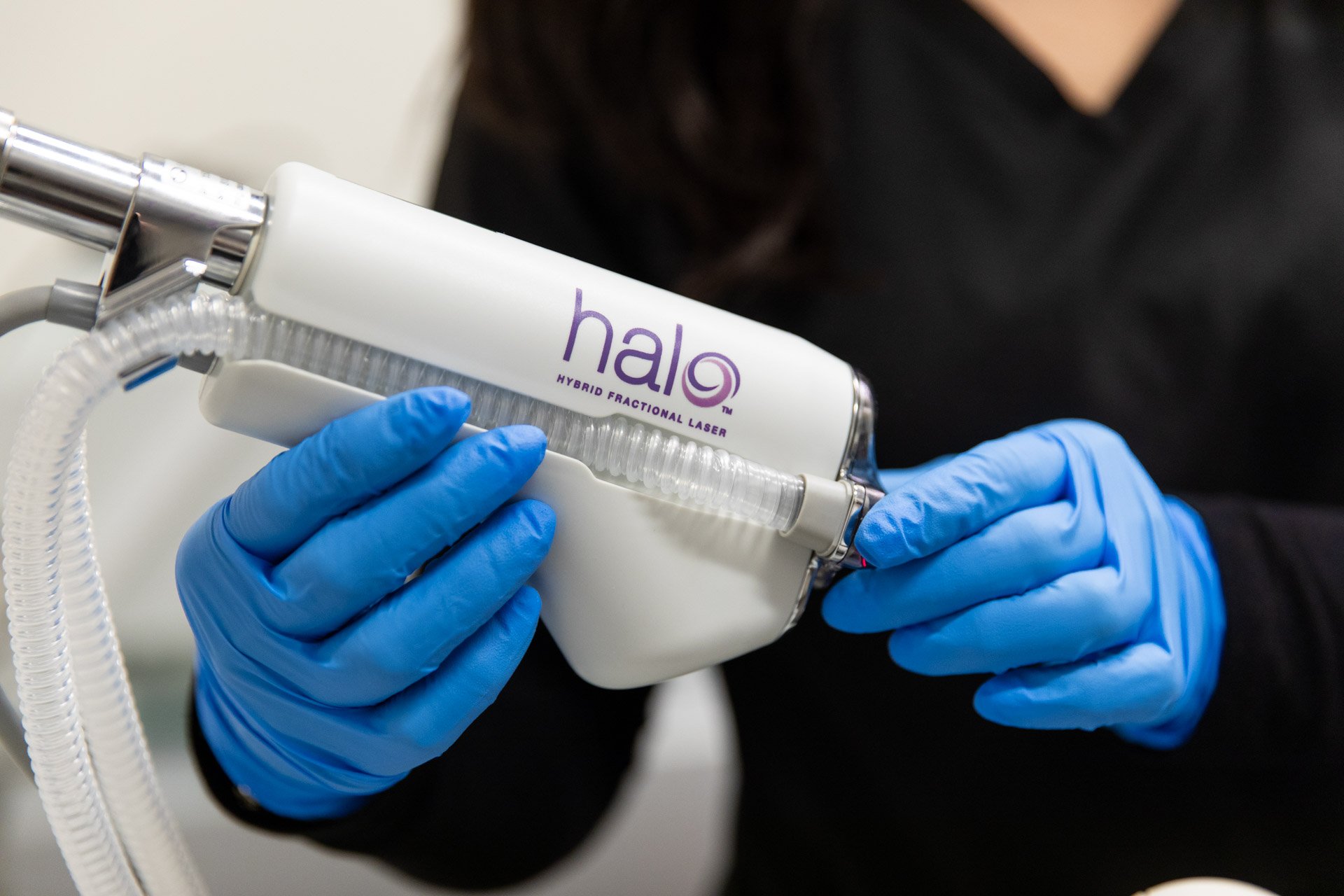 HALO laser treatment procedure, close up of the handpiece